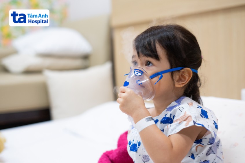 phụ huynh nên đưa trẻ bị hen suyễn đến bệnh viện gần nhất