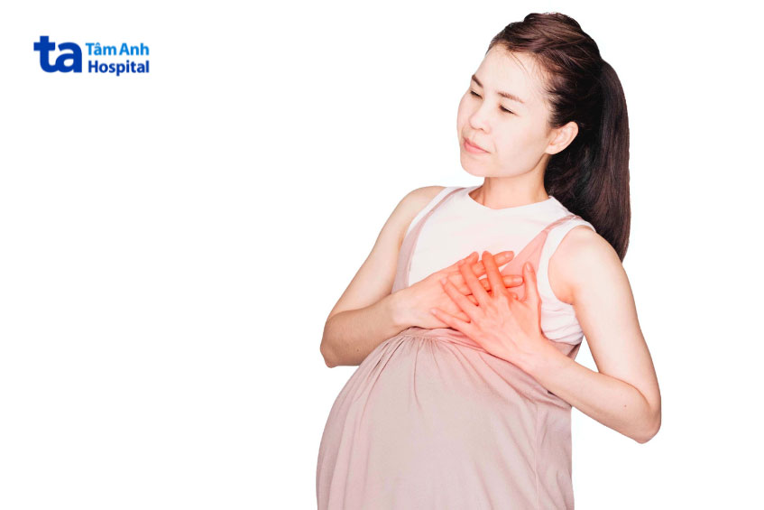 phụ nữ mang thai bị đau tim