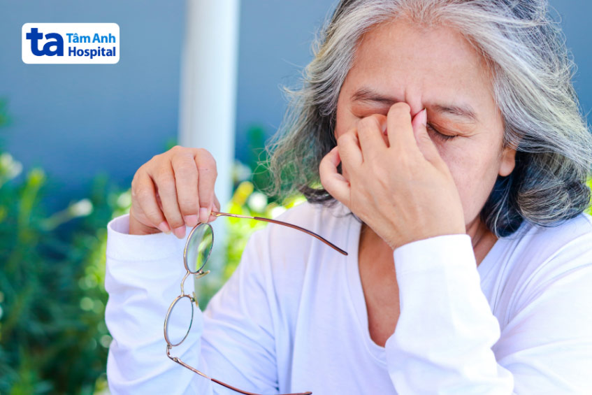 Phù thũng hoàng điểm làm ảnh hưởng đến thị lực