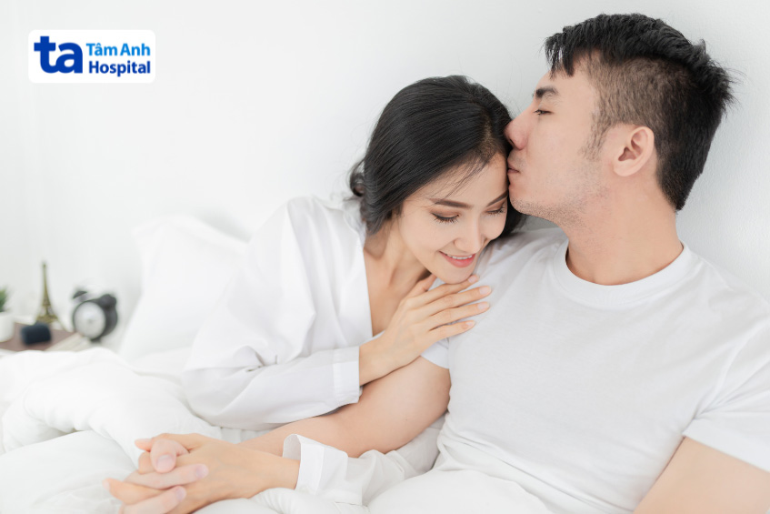 Sử dụng các sản phẩm hỗ trợ góp phần cải thiện cảm xúc, giảm cơn đau cho chị em khi hai vợ chồng gần gũi