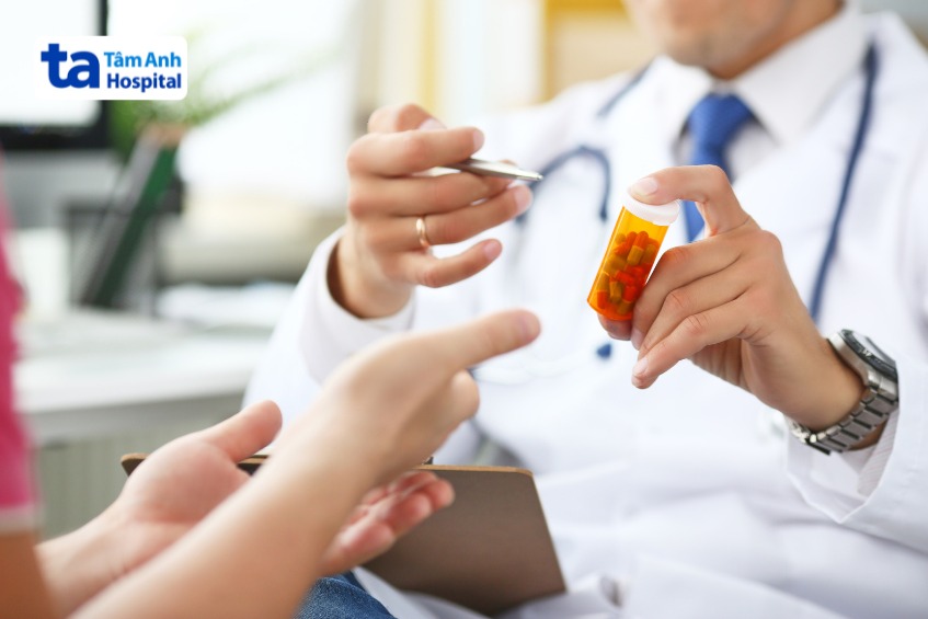 sử dụng thuốc điều trị hen suyễn cho trẻ