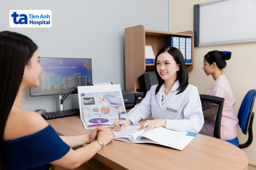 Thăm khám điều trị buồng trứng đa nang