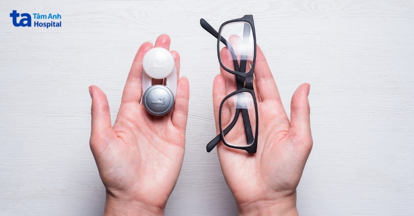 thay kính thường xuyên là dấu hiệu bệnh