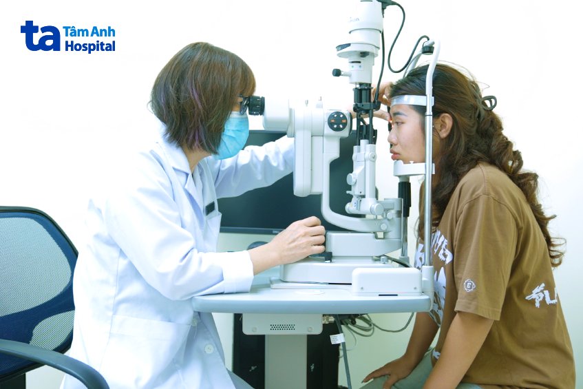 thường xuyên thăm khám mắt