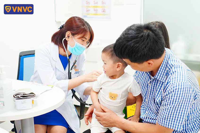 Tiêm vắc xin phế cầu 10 cho trẻ