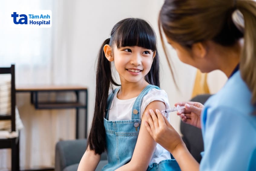 Tiêm vaccine giúp bảo vệ sức khỏe lâu dài và giảm thiểu chi phí điều trị