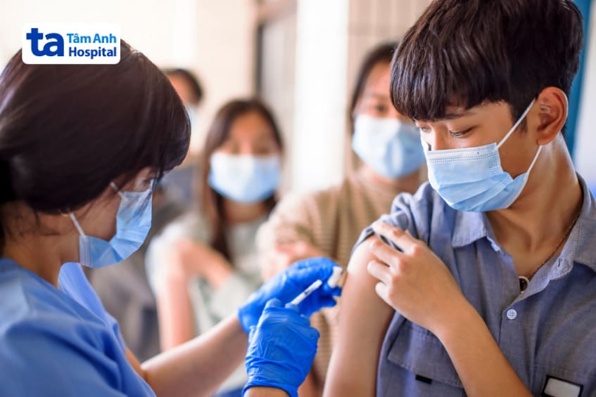 Tiêm vaccine giúp tạo ra miễn dịch cộng đồng