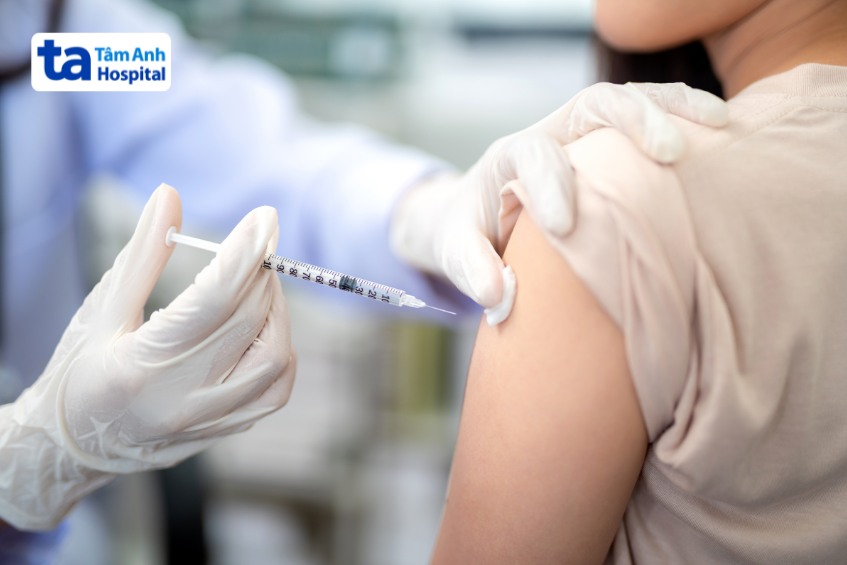 Tiêm vaccine ngừa sởi đủ mũi và đúng dịch