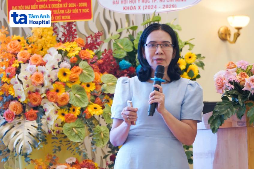 TS BS Cam Ngọc Phượng chia sẻ tại Hội nghị