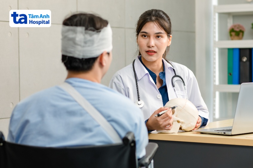 tuân thủ tái khám sau mổ não