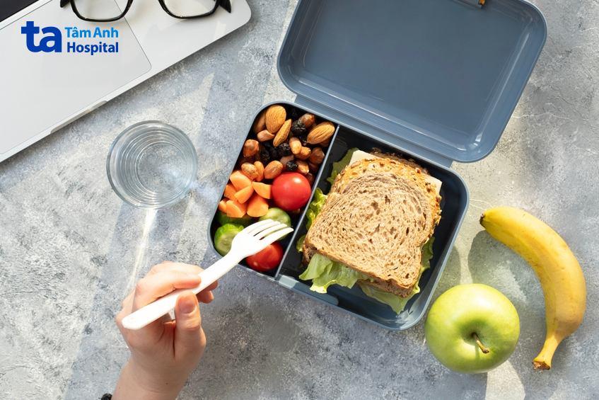 1 bữa trưa cần bao nhiêu calo