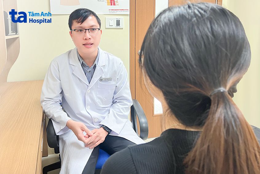 bác sĩ khám bệnh