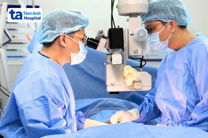 bác sĩ tâm anh phẫu thuật tìm tinh trùng