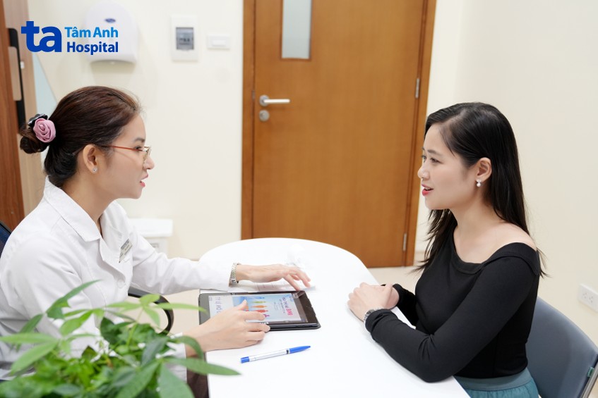 bác sĩ tư vấn cho chị mến