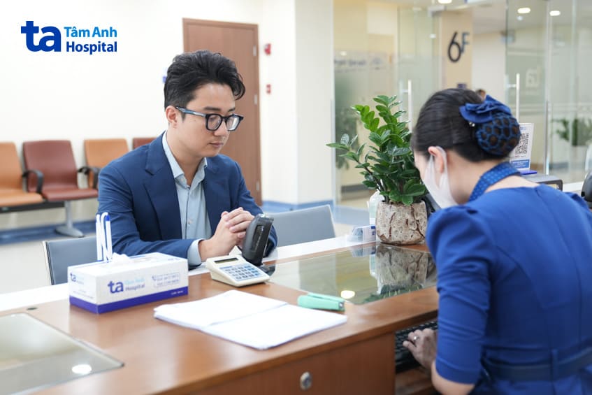 bệnh nhân đến khám tại trung tâm mắt bvdk tâm anh hà nội