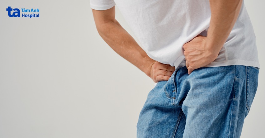 đau bìu có thể là triệu chứng của sa tinh hoàn
