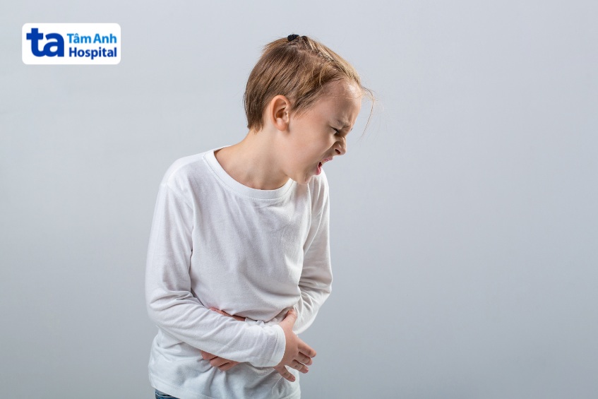 dấu hiệu trẻ đau bụng dưới rốn