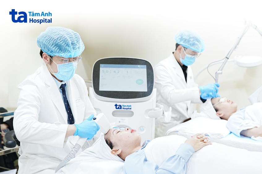 điều trị da kết hợp công nghệ cao