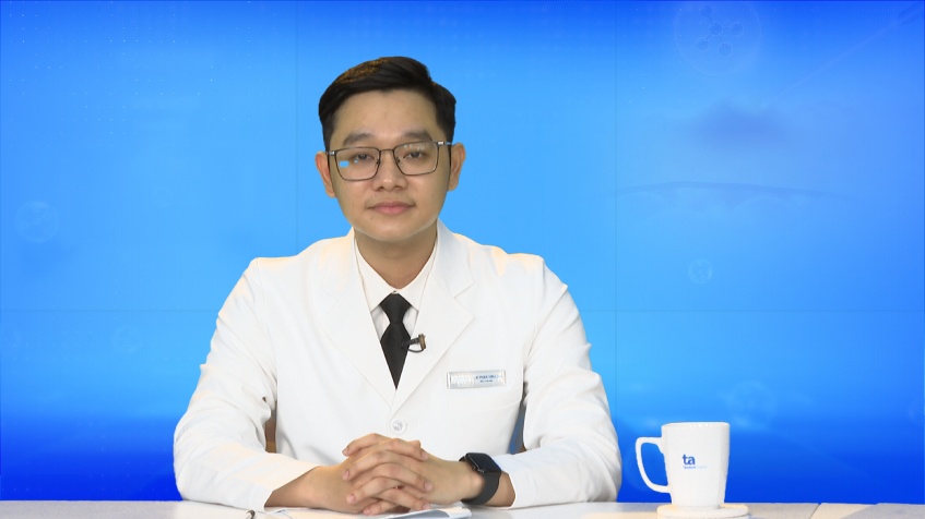 hình ảnh bác sĩ phan sơn long