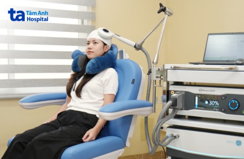 kích thích từ trường xuyên sọ điều trị đau đầu không xâm lấn
