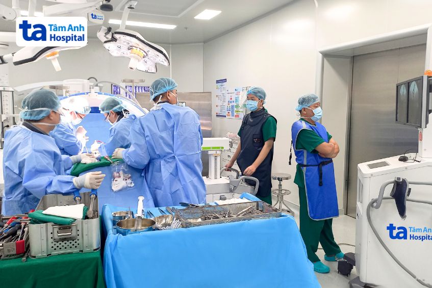 mổ thoát vị đĩa đệm bằng kỹ thuật nội soi ube tại tâm anh