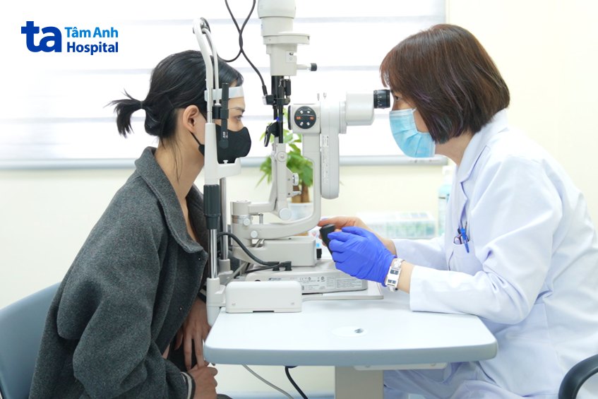 nên khám mắt đo độ cận