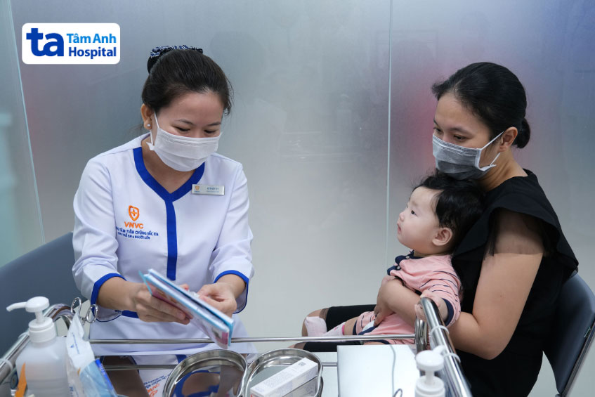 tư vấn vắc xin infanrix hexa cho mẹ và bé