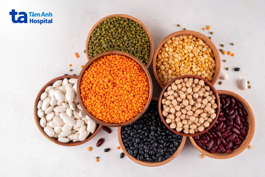 Các nguồn protein thay thế trứng gà tốt cho người bệnh ung thư phổi, các loại đậu và hạt