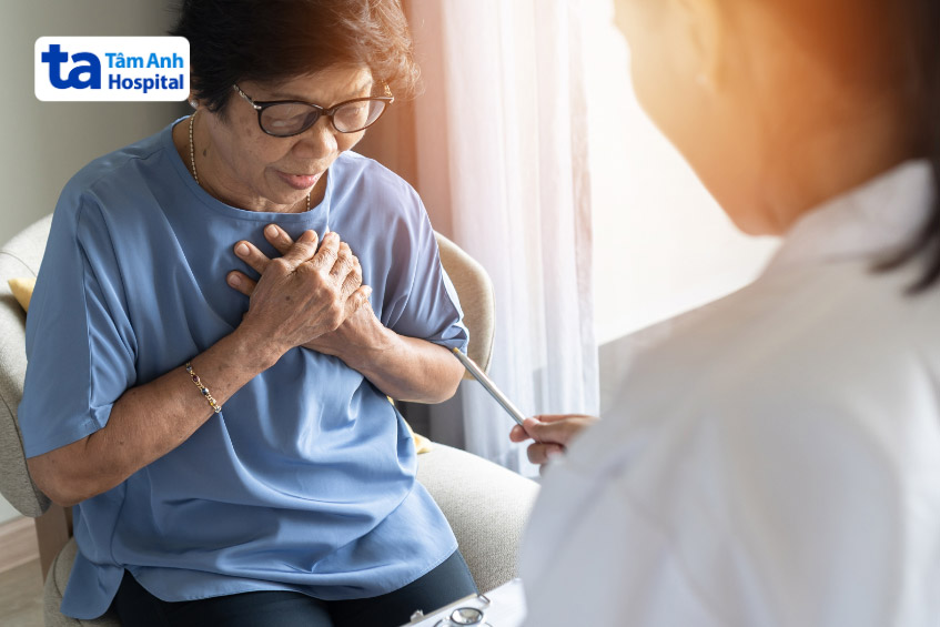 Bác sĩ sẽ thăm khám để xác định loại nhịp nhanh trên thất mà người bệnh mắc phải