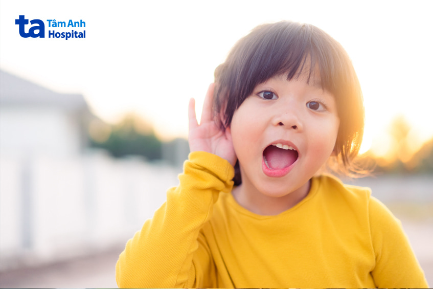 Dấu hiệu bé bị điếc bẩm sinh