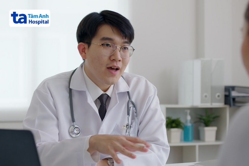 bệnh hen phế quản cần thăm khám, chữa trị đúng theo phác đồ của bác sĩ