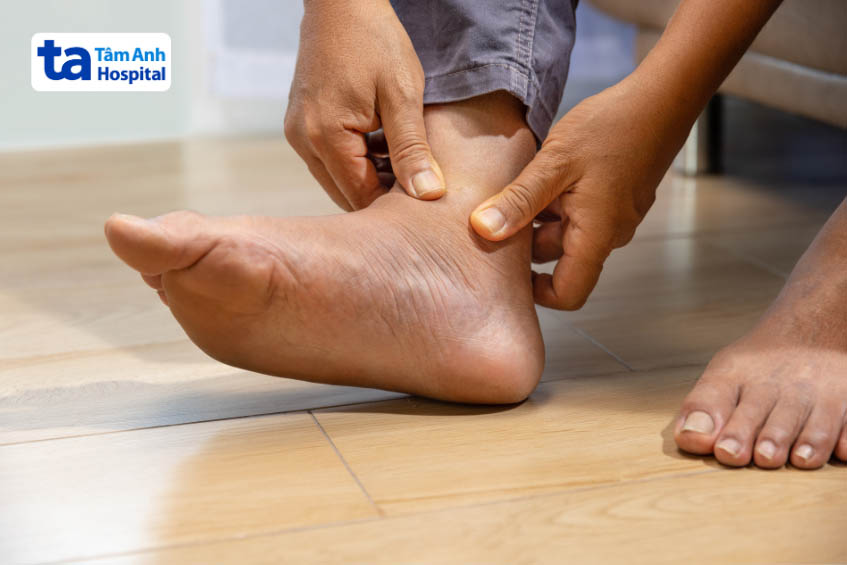 Các bệnh lý gây sưng khớp