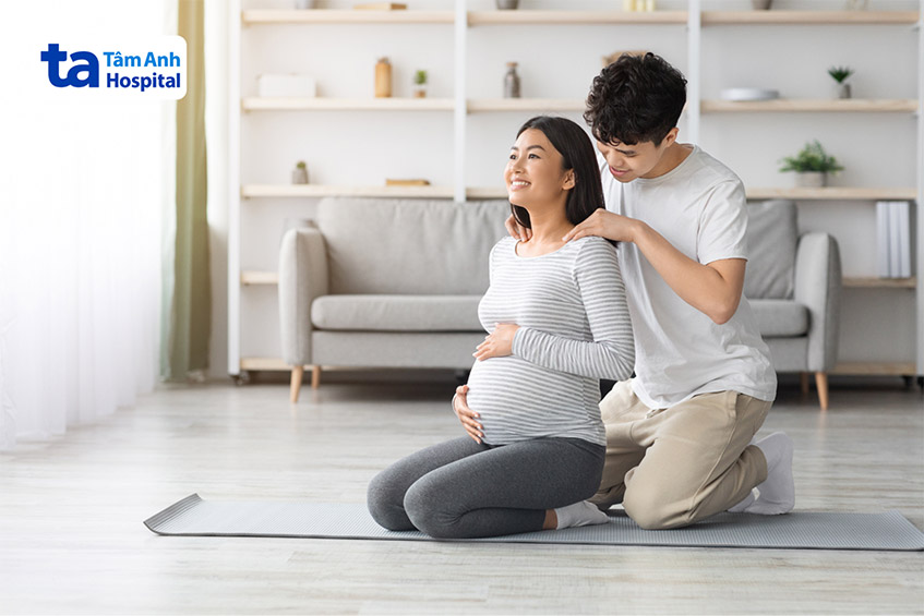 Chị em có thể tập các bài yoga nhẹ nhàng trong thai kỳ