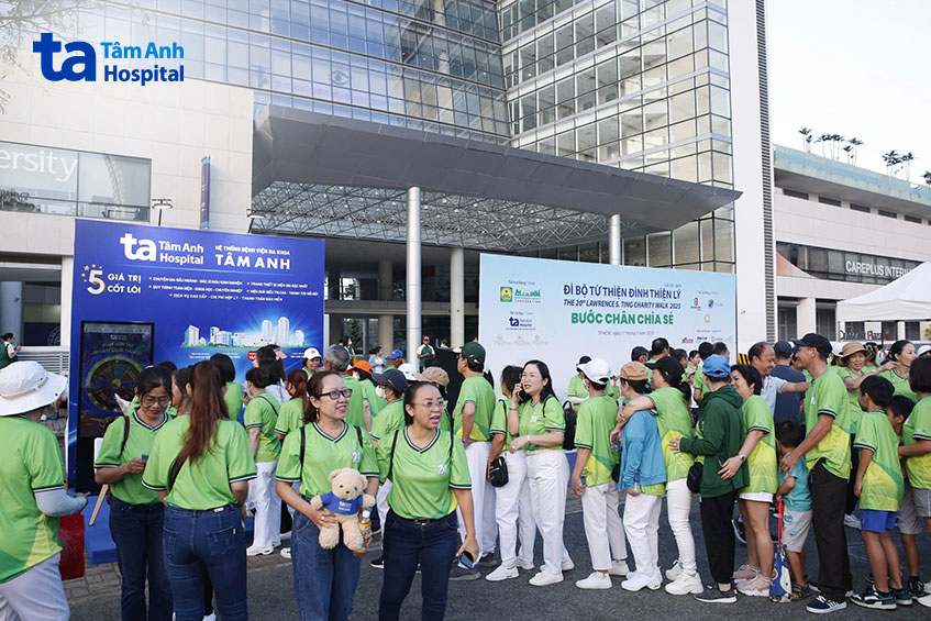 hình chương trình đi bộ từ thiện đinh thiện lý