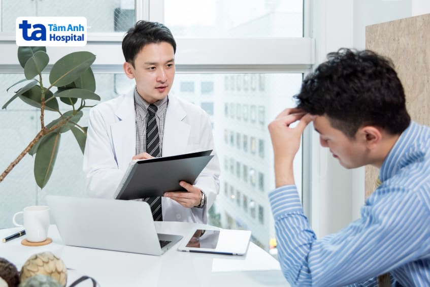 không tự ý điều trị đau đầu do thay đổi thời tiết