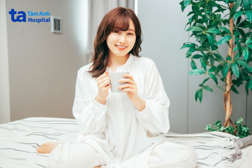 nên chọn trà và sữa chua trước khi ngủ