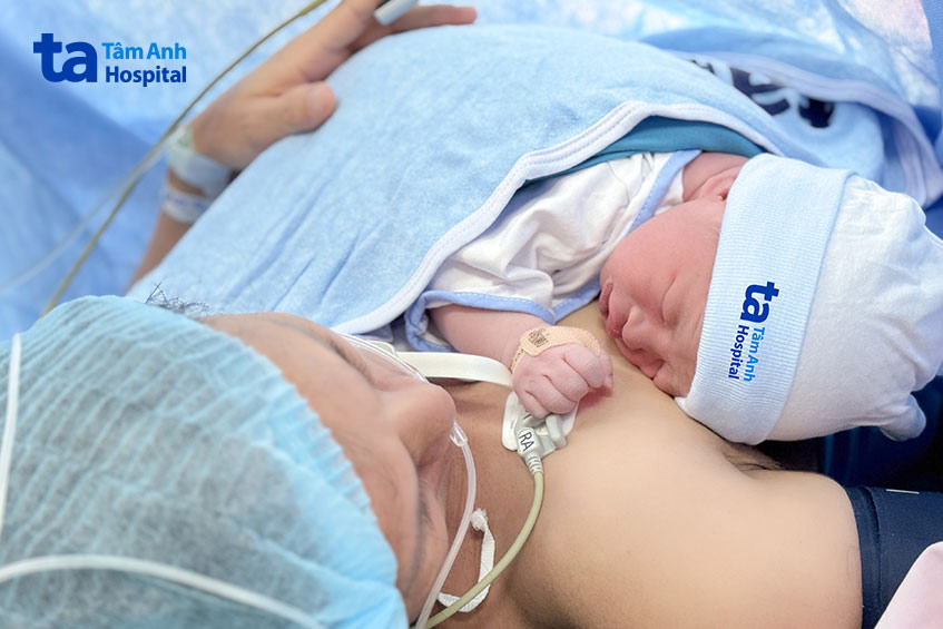 Người bệnh hạnh phúc khi có con khỏe mạnh ở tuổi 47, sau 11 năm kiên trì điều trị