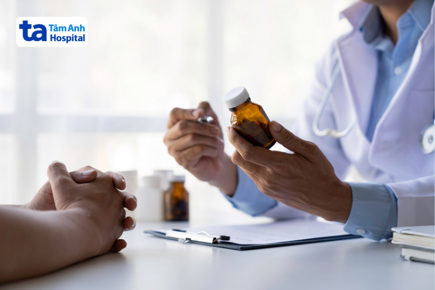 Người bệnh viêm khớp gối không tự ý sử dụng thuốc