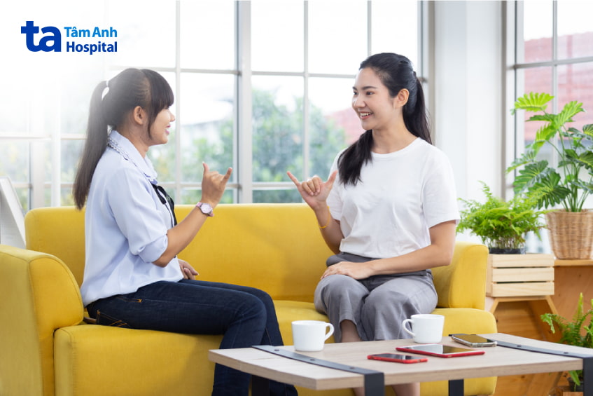 Hỗ trợ giao tiếp cho người bệnh điếc câm bẩm sinh