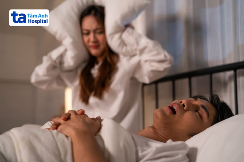 người ngủ ngáy dễ bị đau đầu vào buổi sáng thức dậy