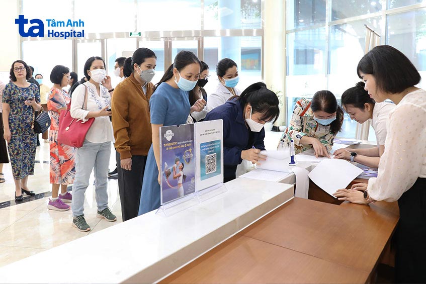 nhân viên y tế đăng ký tham dự