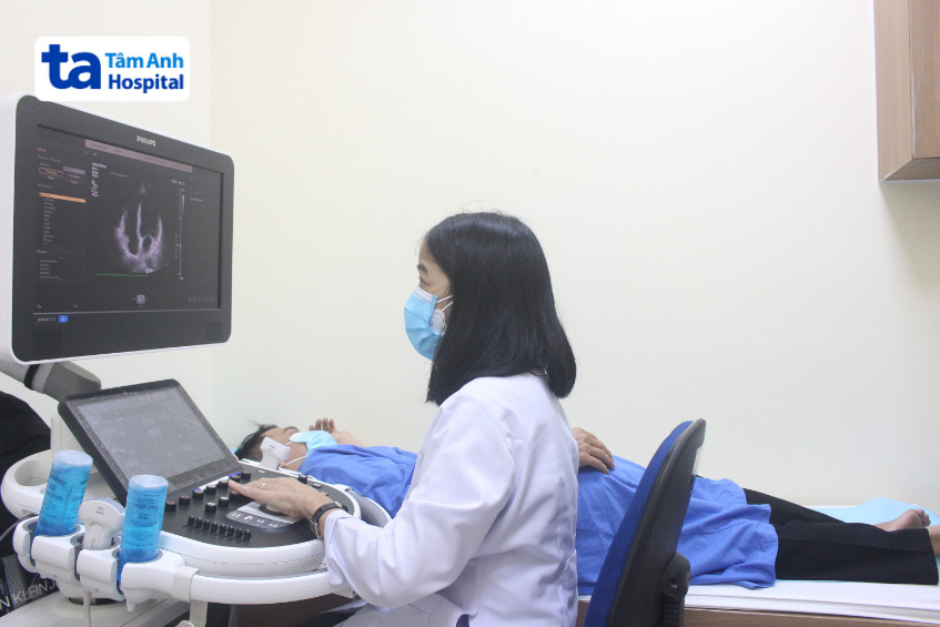 Siêu âm tim giúp đánh giá bệnh nhân có nhịp nhanh QRS rộng