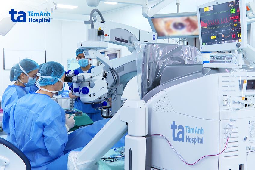 thiết bị phẫu thuật mắt chuyên dụng