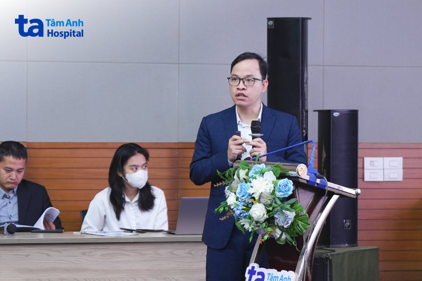 ths bs nguyễn tuấn long trình bày bài báo cáo