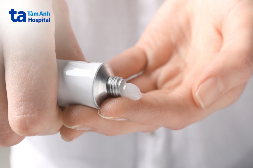 thuốc bôi trị ghẻ vùng kín