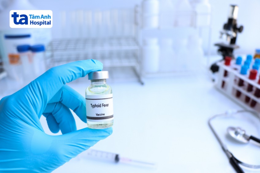tiêm vắc xin ngừa sốt thương hàn