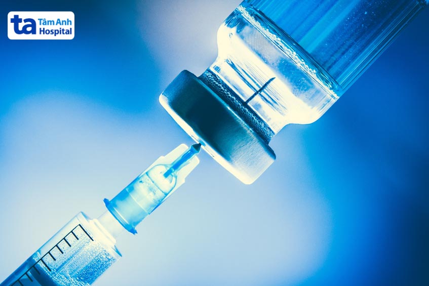 Tiêm vắc xin phòng bệnh bạch hầu thanh quản