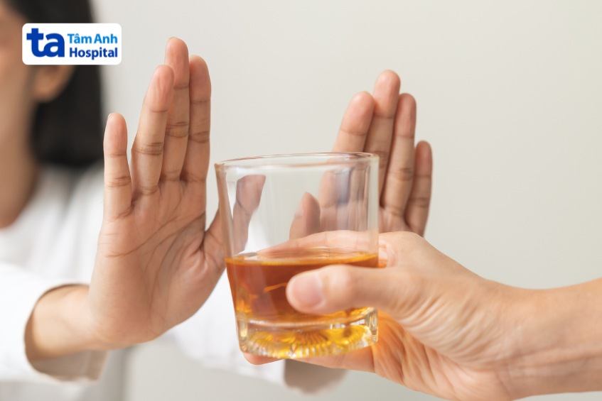 tránh rượu khi chữa viêm gan nhiễm độc