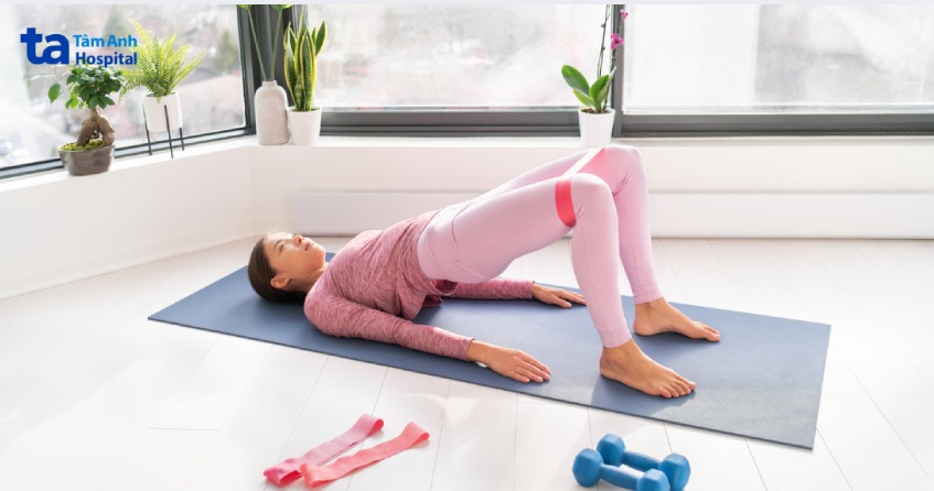 tư thế glute bridge