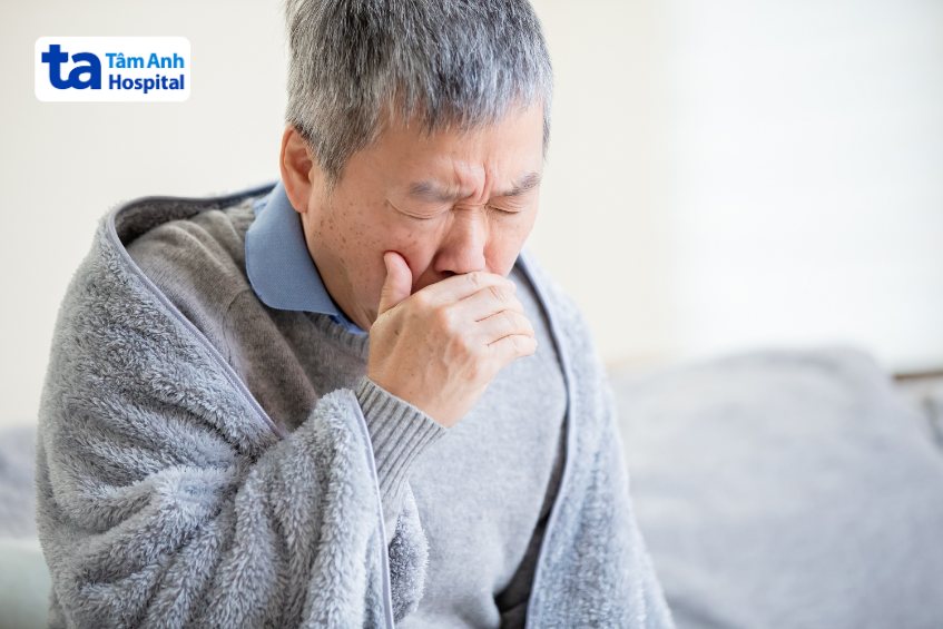 Người cao tuổi bị viêm phế quản thường có biểu hiện ho